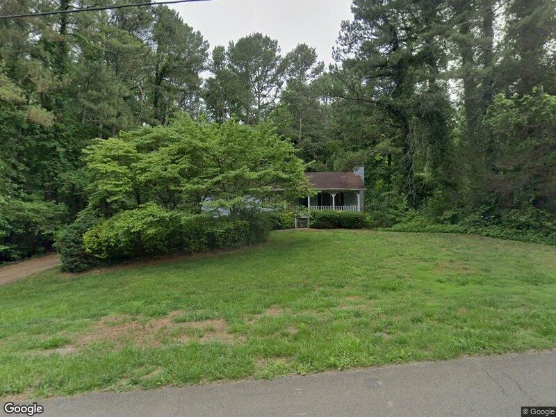 880 Holly Ln
