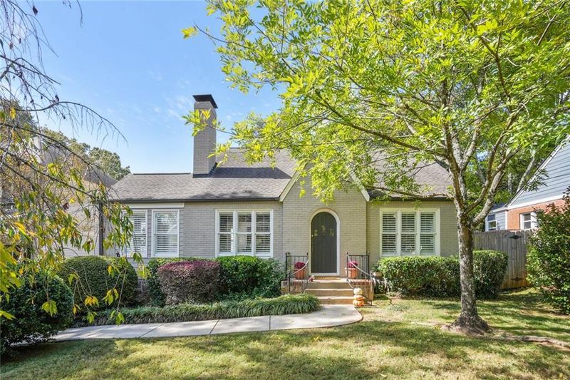 8 Candler Rd NE